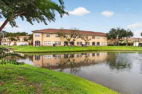 Townhouse in Tampa, Florida 3 bedrooms, 161.28 sq.m. № 2259214 - photo 22