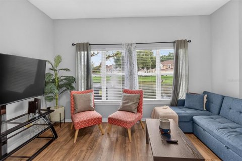 Townhouse in Tampa, Florida 3 bedrooms, 161.28 sq.m. № 2259214 - photo 5
