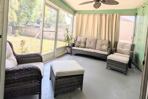 House in Deltona, Florida 2 bedrooms, 109.44 sq.m. № 2208630 - photo 14