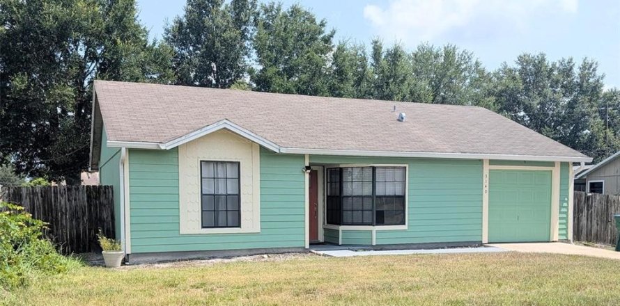 House in Deltona, Florida 2 bedrooms, 109.44 sq.m. № 2208630