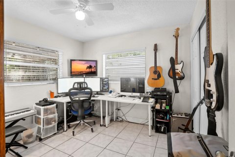 House in Pompano Beach, Florida 3 bedrooms, 111.58 sq.m. № 1929520 - photo 19