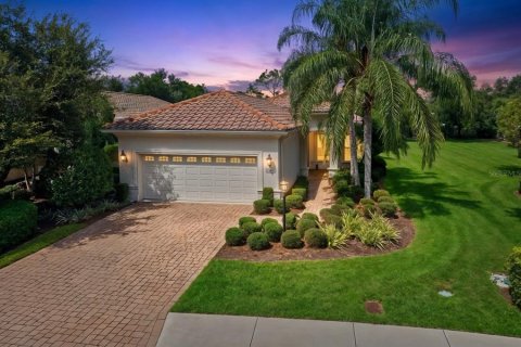 House in Bradenton, Florida 3 bedrooms, 205.22 sq.m. № 2339095