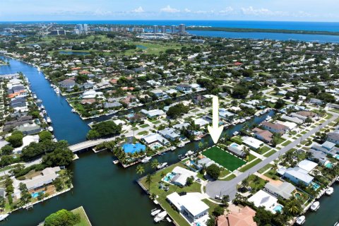 House in North Palm Beach, Florida 5 bedrooms, 397.16 sq.m. № 2252679 - photo 14