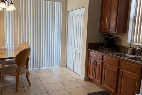 Villa ou maison à vendre à Homestead, Floride: 5 chambres, 191.66 m2 № 2345968 - photo 3