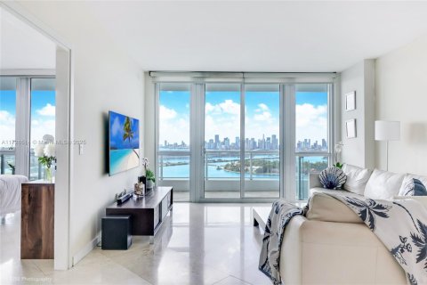 Condominio en venta en Miami Beach, Florida, 1 dormitorio, 72.46 m2 № 1702856 - foto 1