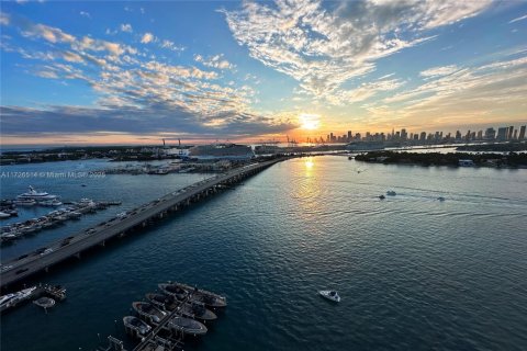 Condominio en venta en Miami Beach, Florida, 1 dormitorio, 72.46 m2 № 1702856 - foto 15