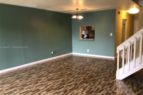 Adosado en alquiler en Lauderhill, Florida, 3 dormitorios, 113.71 m2 № 2060175 - foto 6