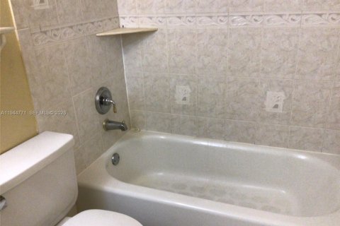 Adosado en alquiler en Lauderhill, Florida, 3 dormitorios, 113.71 m2 № 2060175 - foto 22