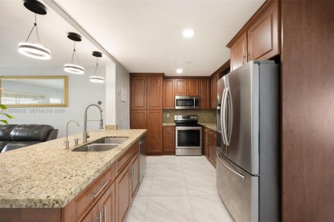 Villa ou maison à vendre à Miramar, Floride: 4 chambres, 148.09 m2 № 2049696 - photo 8