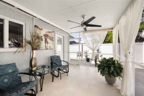 Villa ou maison à vendre à Miramar, Floride: 4 chambres, 148.09 m2 № 2049696 - photo 17