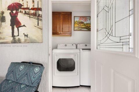 Villa ou maison à vendre à Miramar, Floride: 4 chambres, 148.09 m2 № 2049696 - photo 16