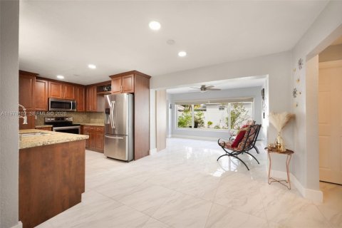 Villa ou maison à vendre à Miramar, Floride: 4 chambres, 148.09 m2 № 2049696 - photo 7