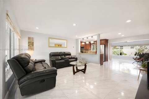 Villa ou maison à vendre à Miramar, Floride: 4 chambres, 148.09 m2 № 2049696 - photo 4