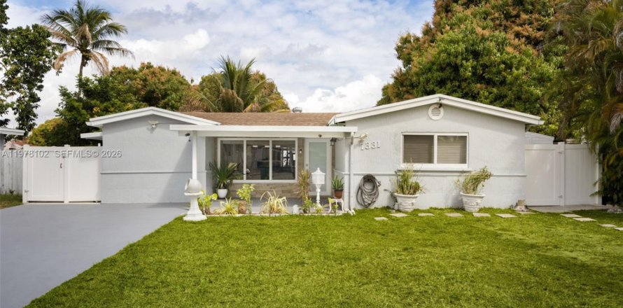 Villa ou maison à Miramar, Floride 4 chambres, 148.09 m2 № 2049696