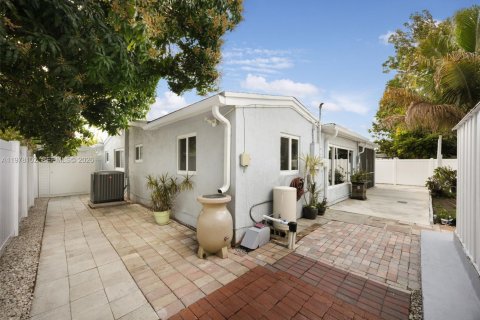 Villa ou maison à vendre à Miramar, Floride: 4 chambres, 148.09 m2 № 2049696 - photo 22