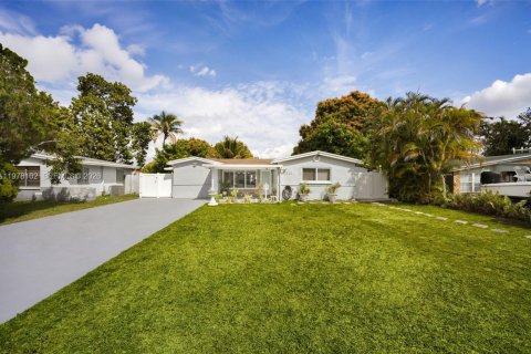 Villa ou maison à vendre à Miramar, Floride: 4 chambres, 148.09 m2 № 2049696 - photo 2