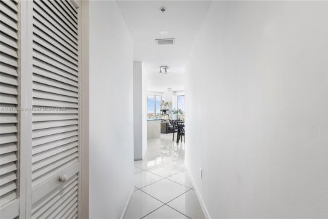 Condominio en venta en Miami, Florida, 2 dormitorios, 102.1 m2 № 2043776 - foto 15
