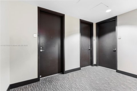 Condominio en venta en Miami, Florida, 2 dormitorios, 102.1 m2 № 2043776 - foto 18