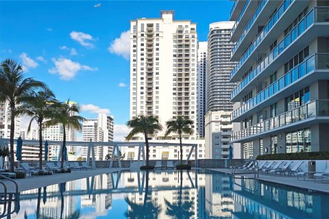 Condominio en venta en Miami, Florida, 2 dormitorios, 102.1 m2 № 2043776 - foto 25
