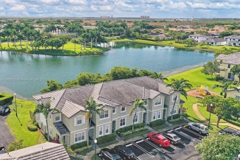 Купить таунхаус в Хомстед, Флорида 3 спальни, 123.1м2, № 1979303 - фото 1