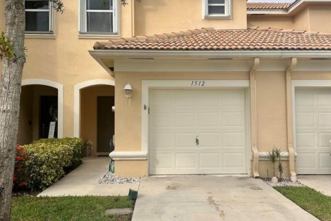 Townhouse in Wellington, Florida 2 bedrooms, 130.9 sq.m. № 1223104 - photo 1