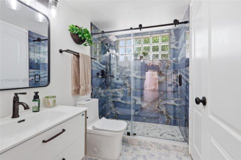 Casa en venta en Miami, Florida, 4 dormitorios, 258.83 m2 № 2173425 - foto 9