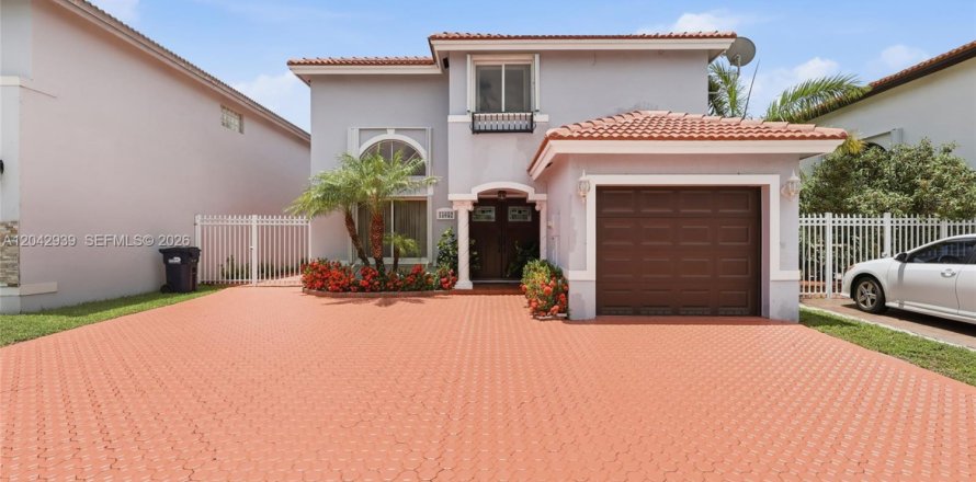 Casa en Miami, Florida 4 dormitorios, 258.83 m2 № 2173425