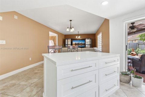 Casa en venta en Miami, Florida, 4 dormitorios, 258.83 m2 № 2173425 - foto 16