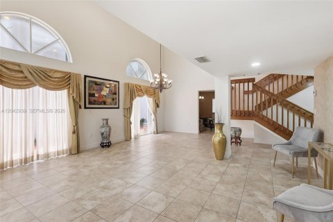 Casa en venta en Miami, Florida, 4 dormitorios, 258.83 m2 № 2173425 - foto 3