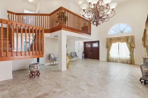 Casa en venta en Miami, Florida, 4 dormitorios, 258.83 m2 № 2173425 - foto 5