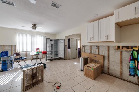 House in Saint Petersburg, Florida 2 bedrooms, 103.96 sq.m. № 1616778 - photo 7