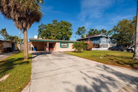 House in Saint Petersburg, Florida 2 bedrooms, 103.96 sq.m. № 1616778 - photo 4
