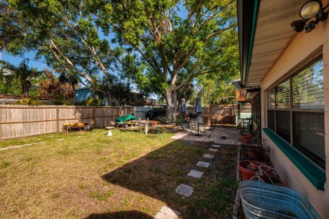 House in Saint Petersburg, Florida 2 bedrooms, 103.96 sq.m. № 1616778 - photo 24