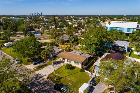 House in Saint Petersburg, Florida 2 bedrooms, 103.96 sq.m. № 1616778 - photo 25
