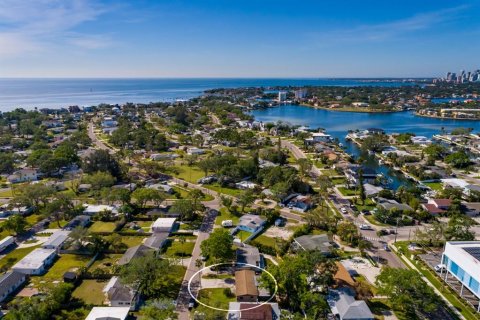 House in Saint Petersburg, Florida 2 bedrooms, 103.96 sq.m. № 1616778 - photo 28