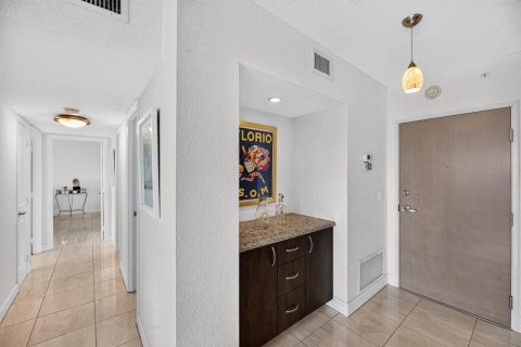 Copropriété à vendre à Fort Lauderdale, Floride: 2 chambres, 113.15 m2 № 2439386 - photo 9