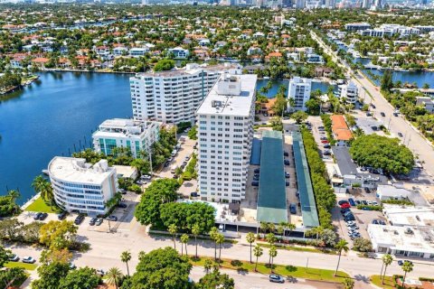 Copropriété à vendre à Fort Lauderdale, Floride: 2 chambres, 113.15 m2 № 2439386 - photo 4
