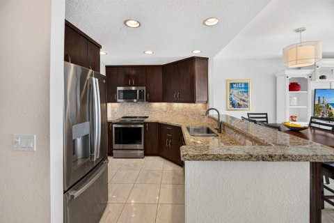 Copropriété à vendre à Fort Lauderdale, Floride: 2 chambres, 113.15 m2 № 2439386 - photo 11