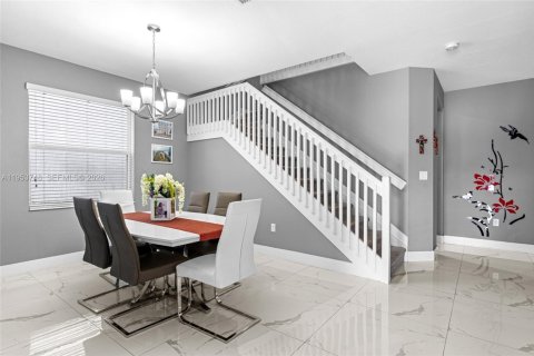 House in Homestead, Florida 4 bedrooms, 246.66 sq.m. № 2008179 - photo 10