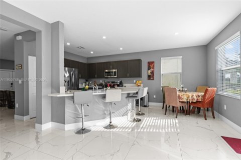 House in Homestead, Florida 4 bedrooms, 246.66 sq.m. № 2008179 - photo 15