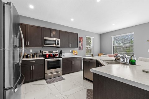 House in Homestead, Florida 4 bedrooms, 246.66 sq.m. № 2008179 - photo 17