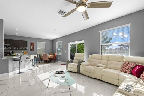 House in Homestead, Florida 4 bedrooms, 246.66 sq.m. № 2008179 - photo 14