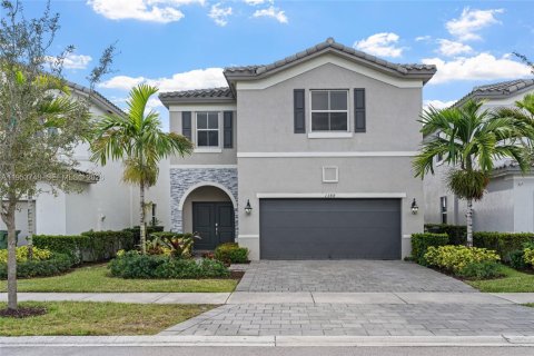 House in Homestead, Florida 4 bedrooms, 246.66 sq.m. № 2008179 - photo 2