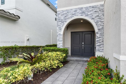 House in Homestead, Florida 4 bedrooms, 246.66 sq.m. № 2008179 - photo 4