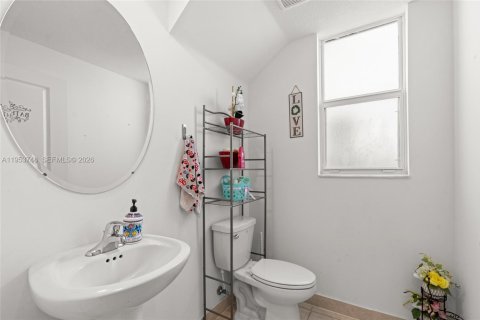 House in Homestead, Florida 4 bedrooms, 246.66 sq.m. № 2008179 - photo 19