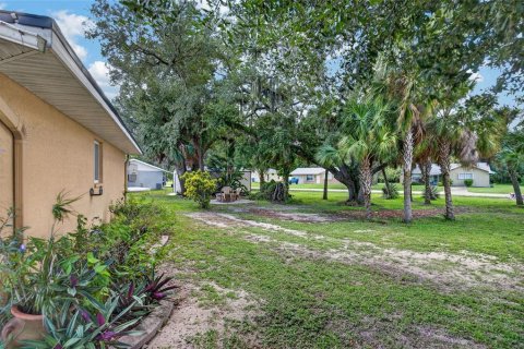 House in Port Charlotte, Florida 3 bedrooms, 124.86 sq.m. № 2393877 - photo 28