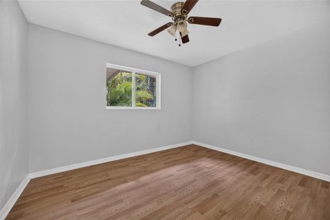 House in Port Charlotte, Florida 3 bedrooms, 124.86 sq.m. № 2393877 - photo 17