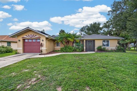 House in Port Charlotte, Florida 3 bedrooms, 124.86 sq.m. № 2393877