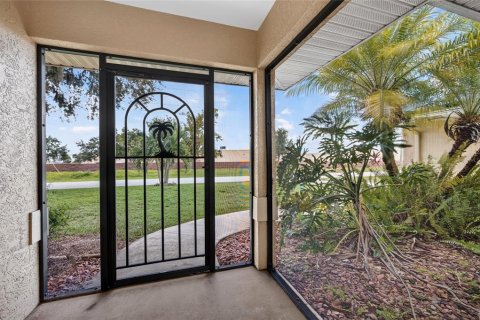 House in Port Charlotte, Florida 3 bedrooms, 124.86 sq.m. № 2393877 - photo 4
