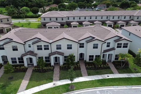 House in Homestead, Florida 4 bedrooms, 173.91 sq.m. № 1779285 - photo 2